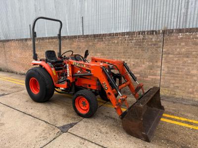Kubota ST-30 with loader