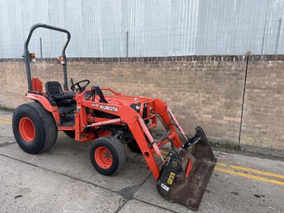Kubota B2710 C/W loader