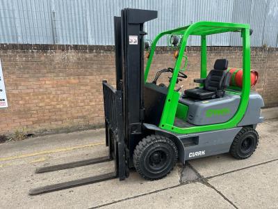 Clark 2.5t gas