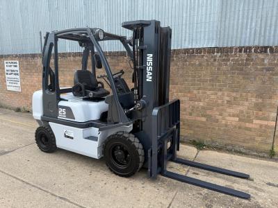 Nissan 2.5t diesel