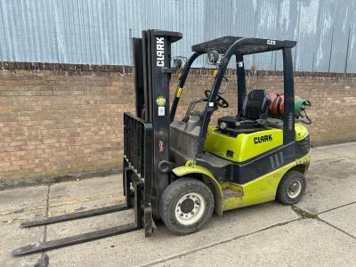 Clark 2.5t gas