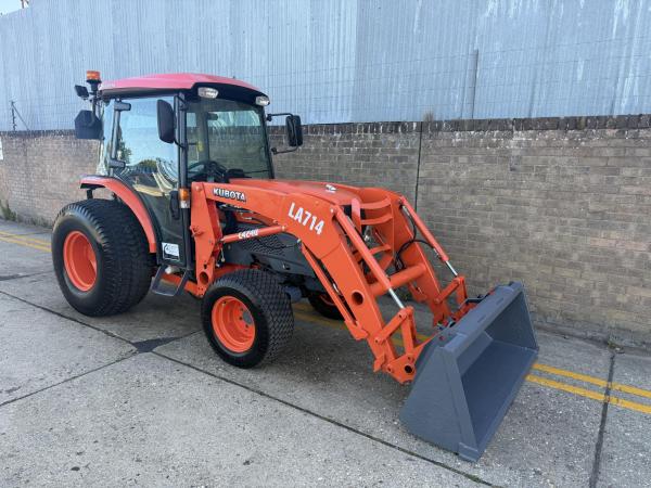 Kubota L4240 loader