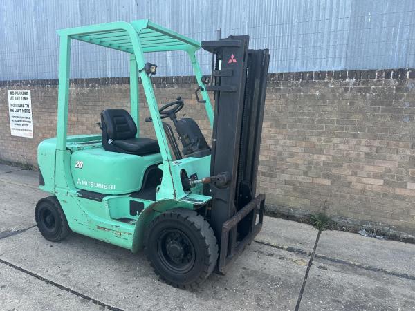 Mitsubishi 2ton diesel