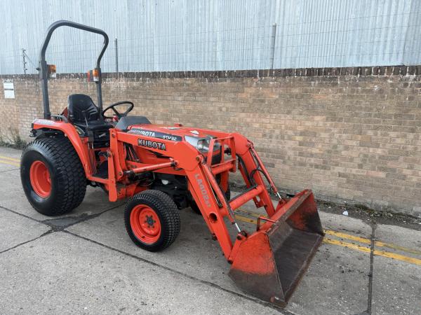 Kubota STV32 C/W loader