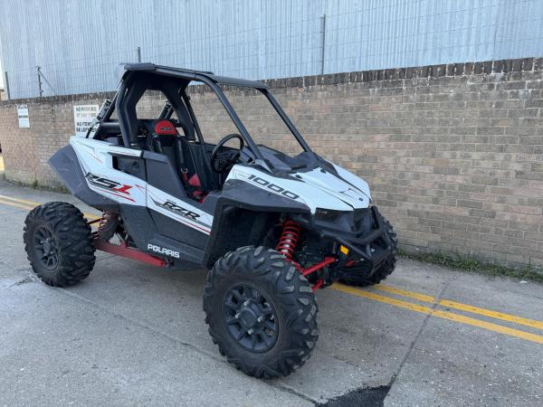 Polaris RZR 1000 RS1