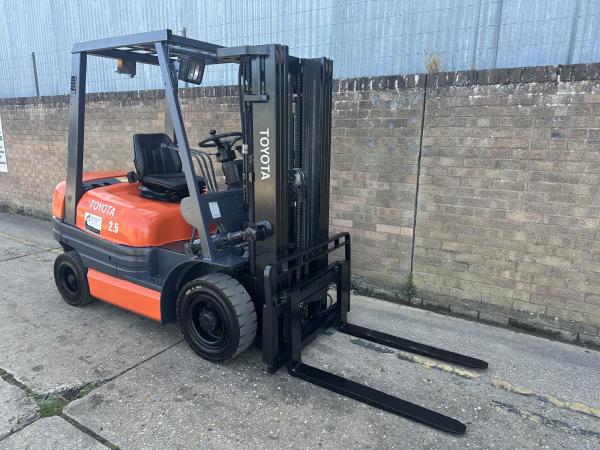Toyota 2.5t diesel