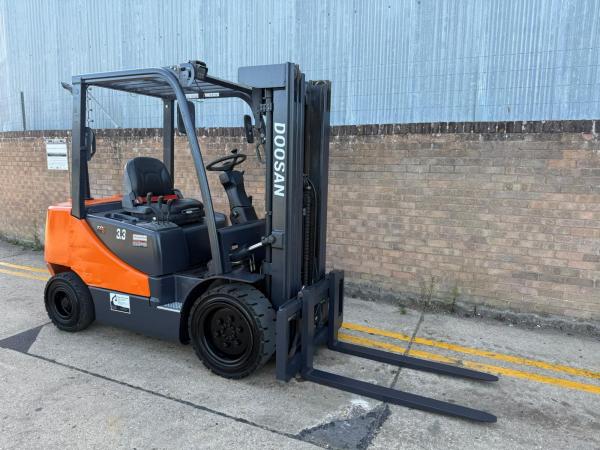 Doosan 3.3t diesel