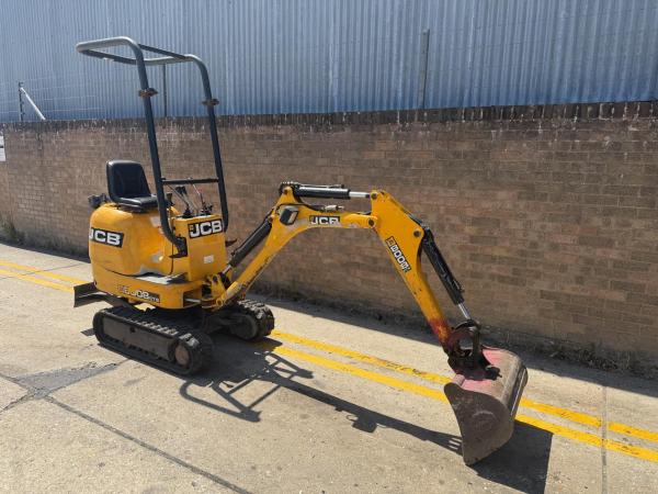 JCB 8008