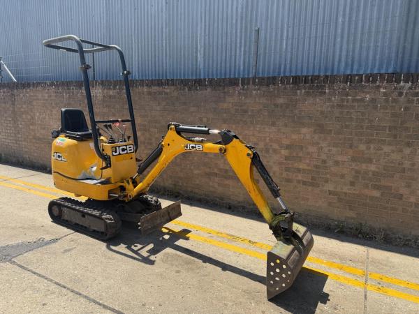 JCB 8008