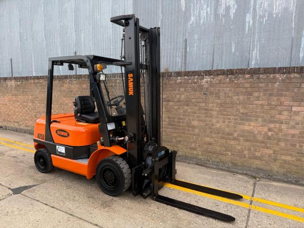 Samuk 2.5t diesel C/W rotator
