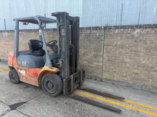 Toyota 2.5t diesel